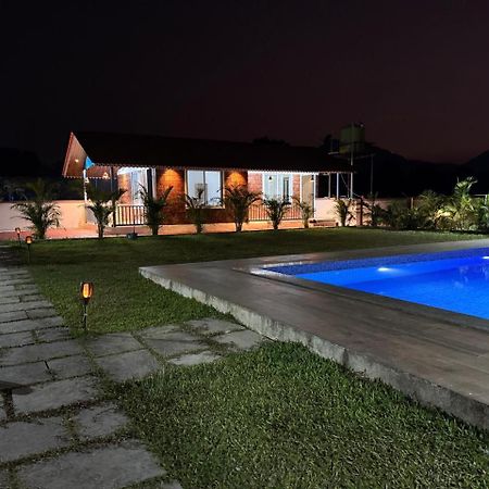 Вілла S K Farm Poinad Екстер'єр фото